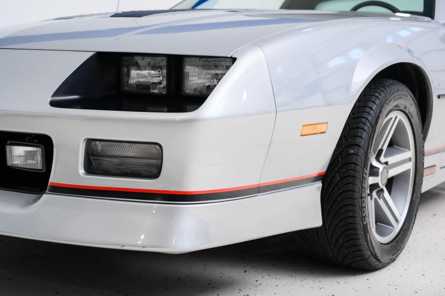 Детали экстерьера Chevrolet Camaro Z28 IROC-Z (1FP87) 1985 года  (фото 24 из 124)